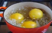 Vakarā novāri citronus un pamostoties iedzer krūzīti šķidruma. Neticēsi, bet tu izjutīsi milzīgu pašsajūtas uzlabošanos! Vakarā novāri citronus un pamostoties iedzer krūzīti šķidruma. Neticēsi, bet tu izjutīsi milzīgu pašsajūtas uzlabošanos!