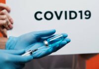 Rosina valdību izmaksāt 300 eiro pabalstu visiem pret Covid-19 vakcinētajiem iedzīvotājiem – lūk kā tas varētu izskatīties
