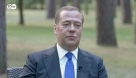 Bijušais Krievijas prezidents Dmitrijs Medvedevs nācis klajā ar jauniem draudiem par kodolieročiem