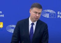 ES ekonomikas komisārs Valdis Dombrovskis norāda, ka ASV un ES nav tuvu, lai vienotos par tarifiem