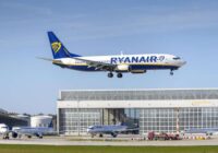 Ryanair saskaras ar satricinājumiem, jo aviobiļešu cenas samazinās, bet izmaksas pieaug