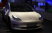 Tesla peļņa krītas, neskatoties uz rekordlieliem ieņēmumiem Tesla peļņa krītas, neskatoties uz rekordlieliem ieņēmumiem